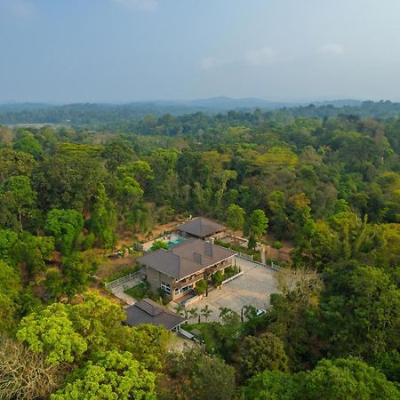 Coffee & Mist Luxury Villa- Comp Breakfast, Pool, Lounge, And Coffee Estate By Stayvista マディケーリ エクステリア 写真