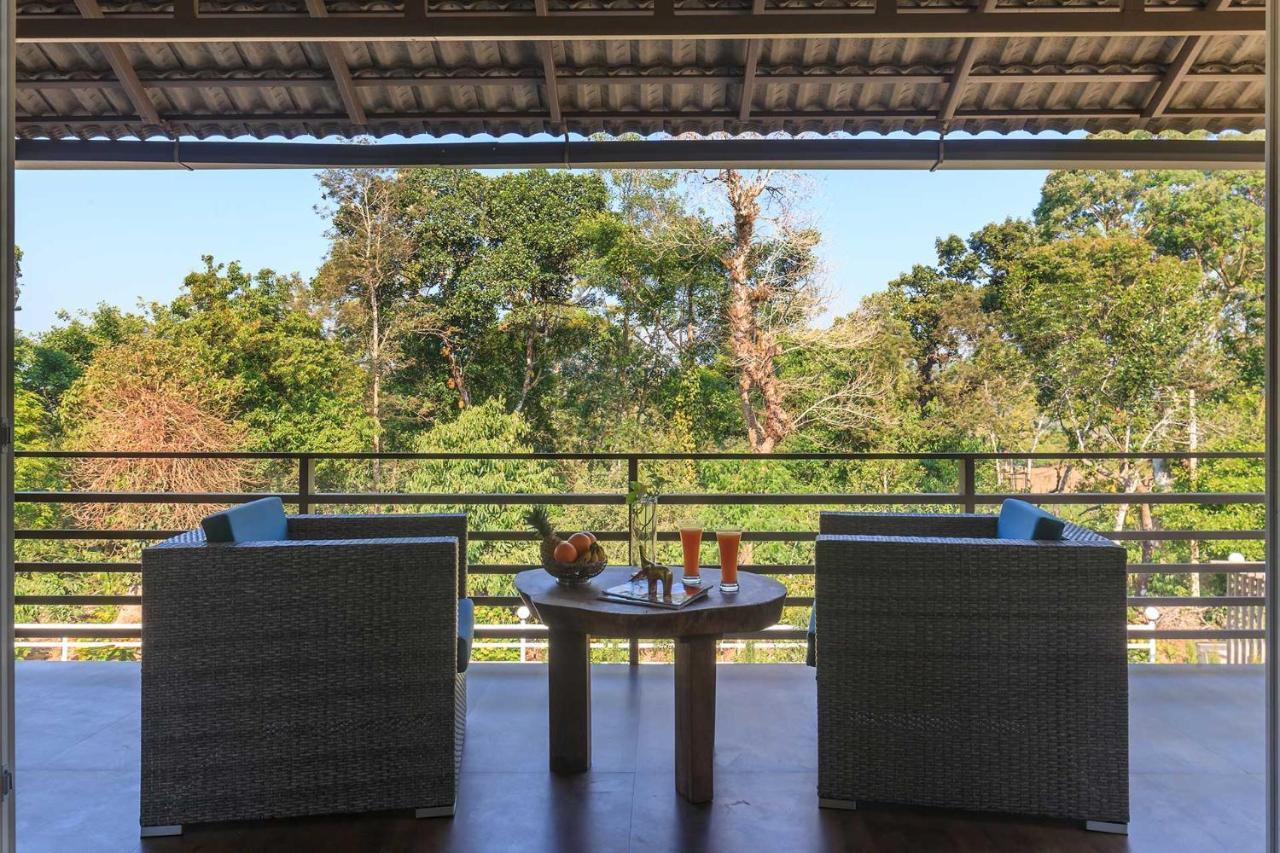 Coffee & Mist Luxury Villa- Comp Breakfast, Pool, Lounge, And Coffee Estate By Stayvista マディケーリ エクステリア 写真