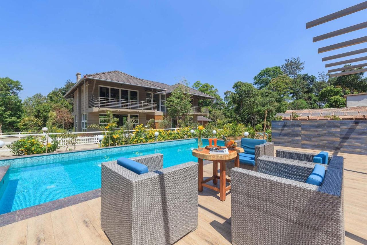 Coffee & Mist Luxury Villa- Comp Breakfast, Pool, Lounge, And Coffee Estate By Stayvista マディケーリ エクステリア 写真